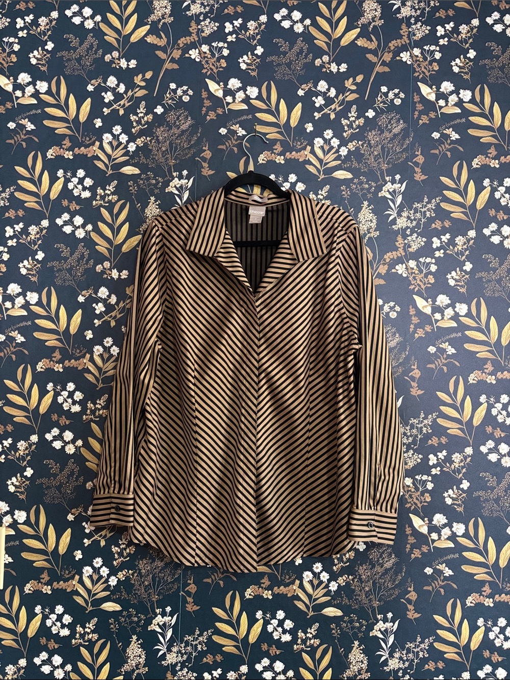 Chico's No Iron Chic Stretch Black and Tan Striped Button Down Shirt Sz 3 16/18